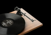 E1 - Pro-Ject (Walnut)